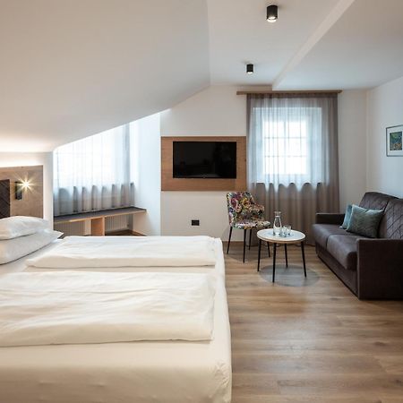 Hotel Blitzburg Брунико Экстерьер фото